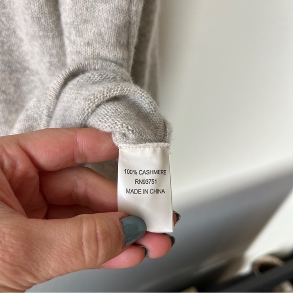 InCashmere Oversized Oatmeal 100% Cashmere Tunic Sweater - Picture 6 of 8